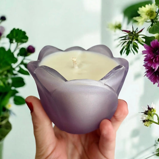 Bougie de soja BLOSSOM pot de verre en tulipe - La Sultana Savonnerie | Savons et soins naturels faits main | Québec