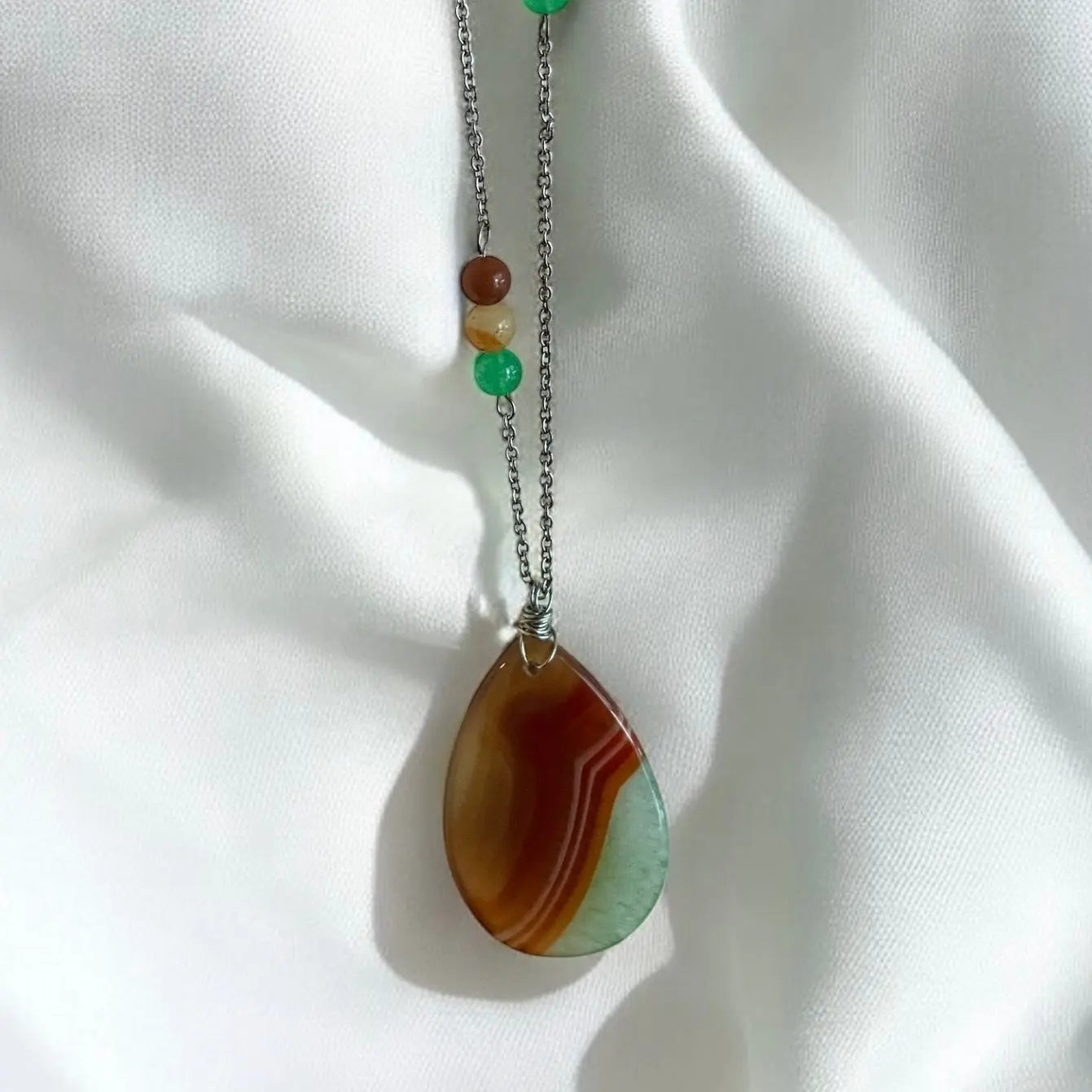 Pendentif onyx sur chaîne en inox 26 pouces La Sultana Savonnerie | Savons et soins naturels faits main | Québec