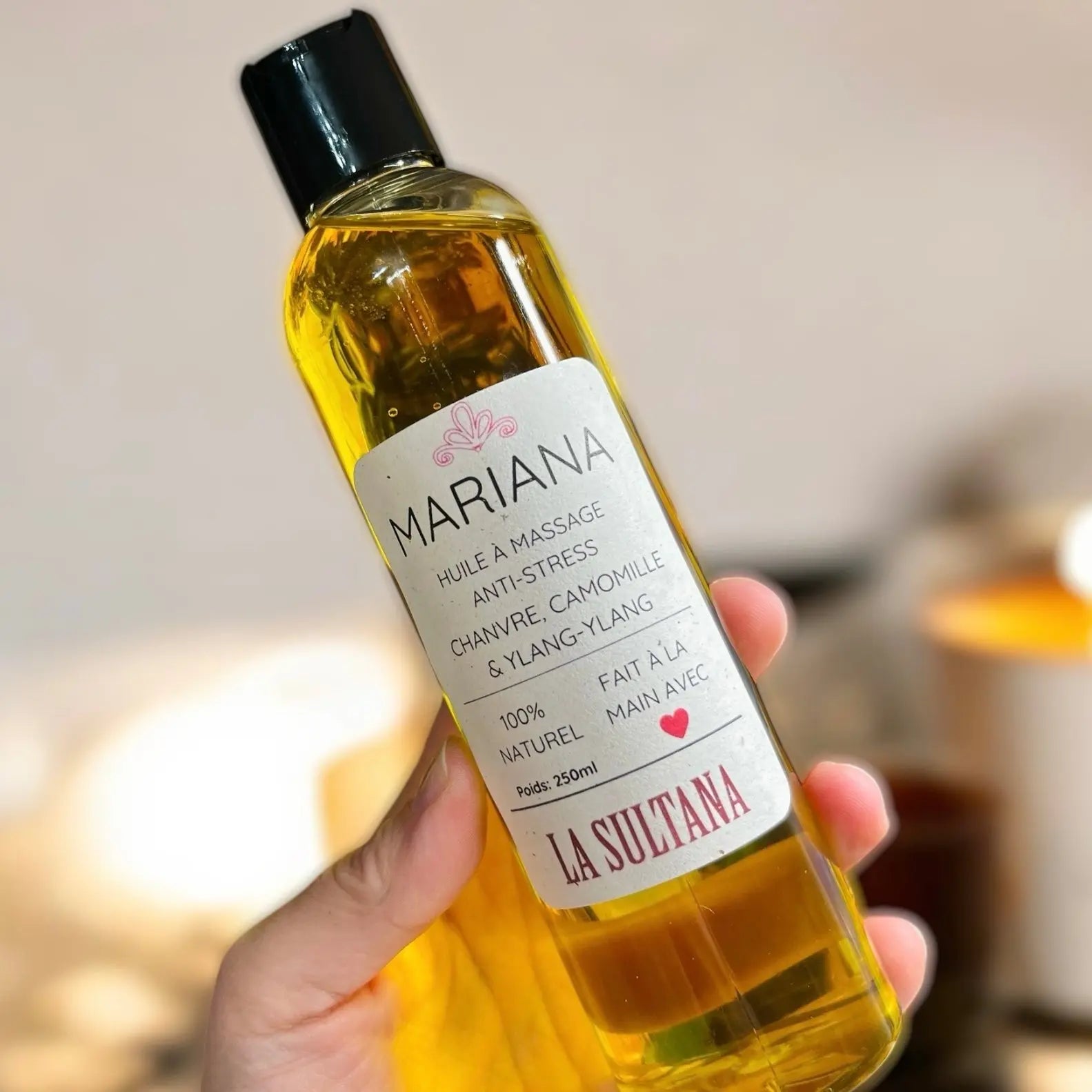 Huile à massage MARIANA chanvre, camomille & ylang-ylang La Sultana Savonnerie | Savons et soins naturels faits main | Québec