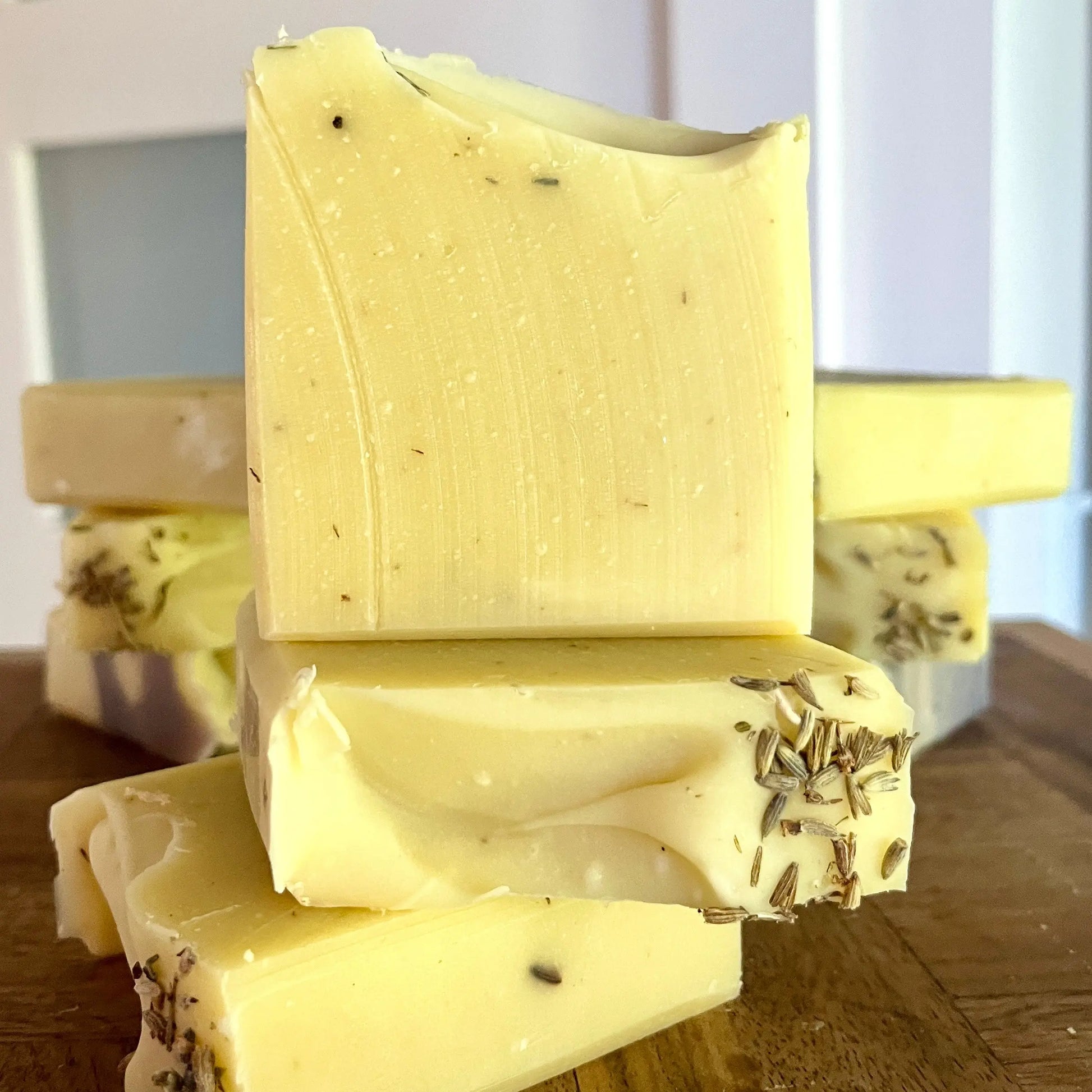 Savon doux SYLVIA huile d'avocat et lavande La Sultana Savonnerie | Savons et soins naturels faits main | Québec