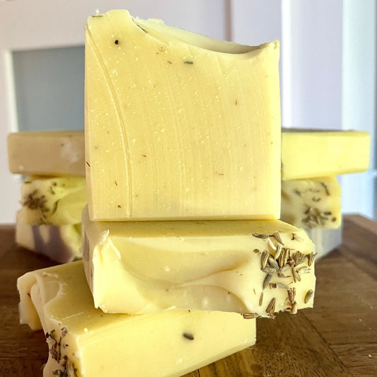 Savon doux SYLVIA huile d'avocat et lavande La Sultana Savonnerie | Savons et soins naturels faits main | Québec