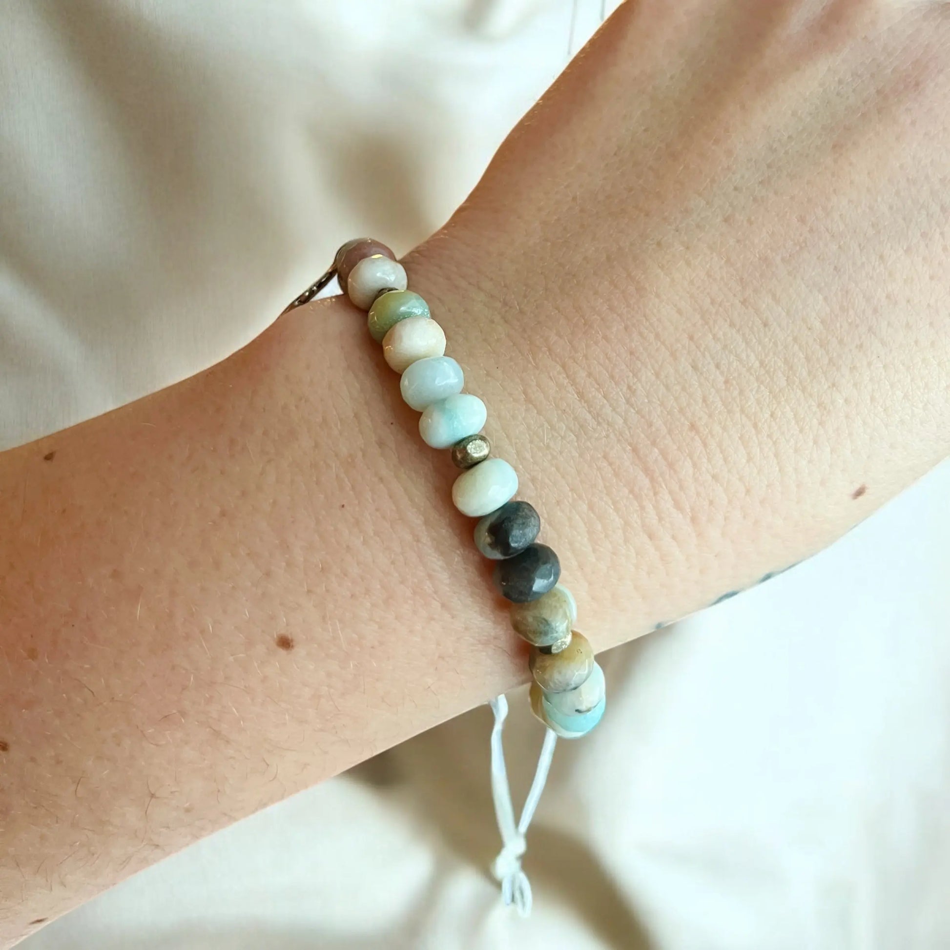 Bracelet mala en pierres semi précieuses La Sultana Savonnerie | Savons et soins naturels faits main | Québec