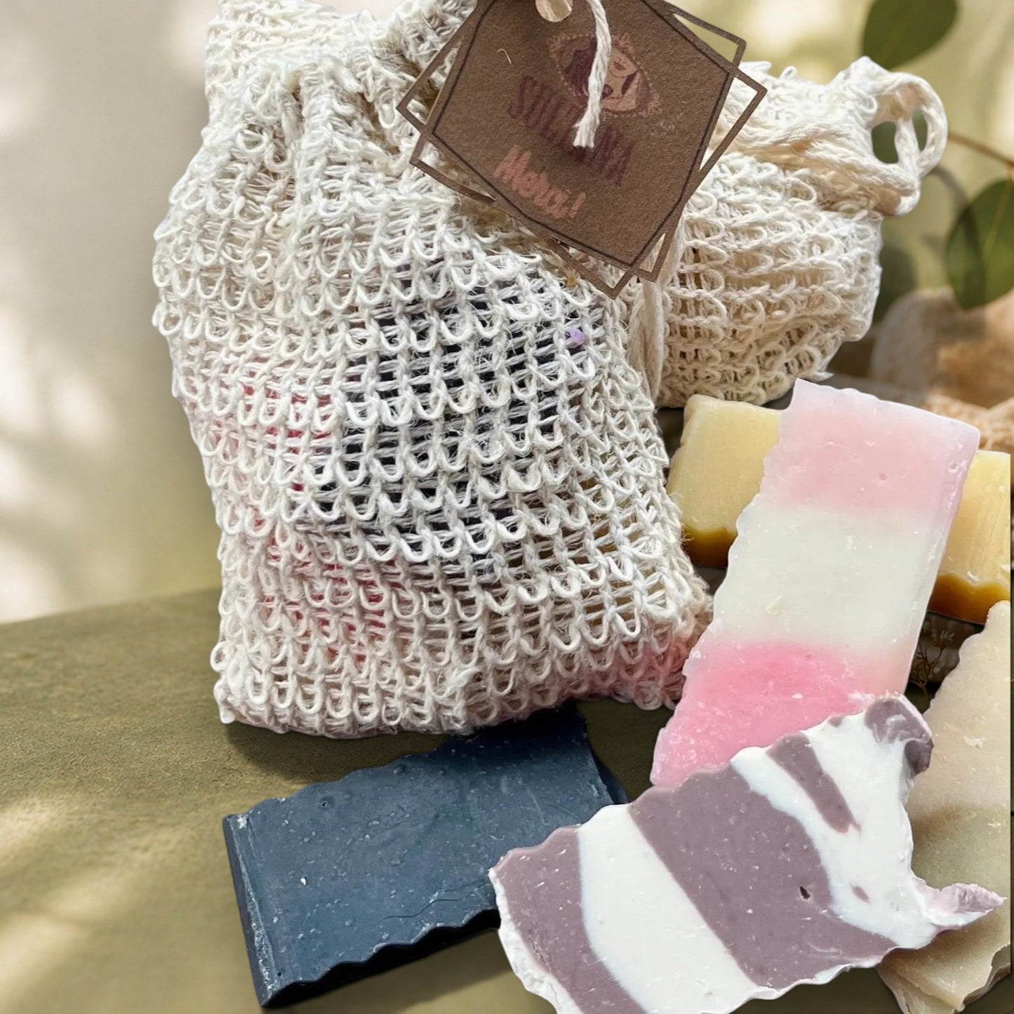 Pochette surprise de retailles de savons naturels - La Sultana | Soins naturels québecois