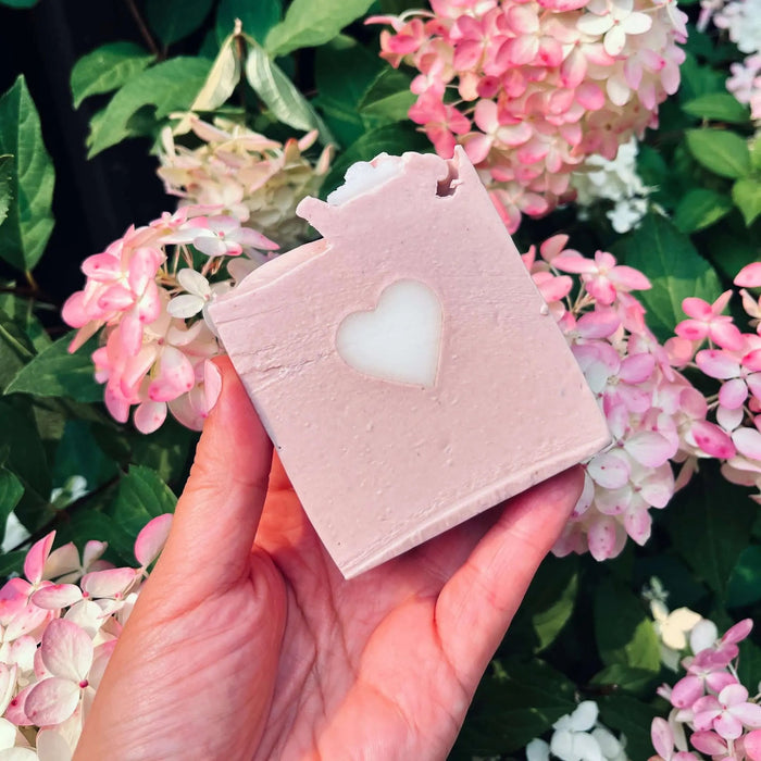 Savon rose Frida au karité et à l'argile rose la sultana savonnerie