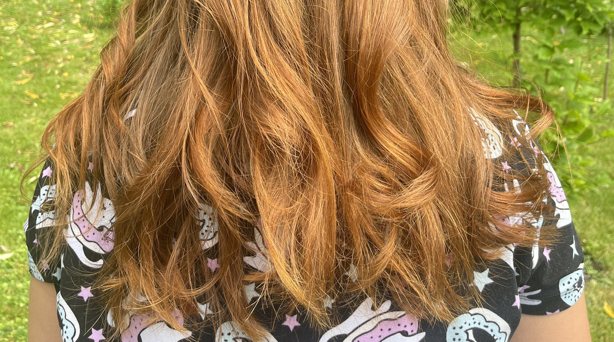 cheveux de femme colorés au henné la sultana savonnerie