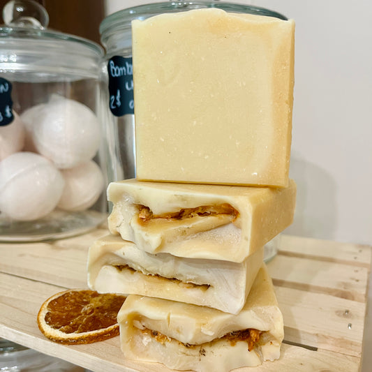 Lot de 4 savons imparfaits au lait de coco et orange