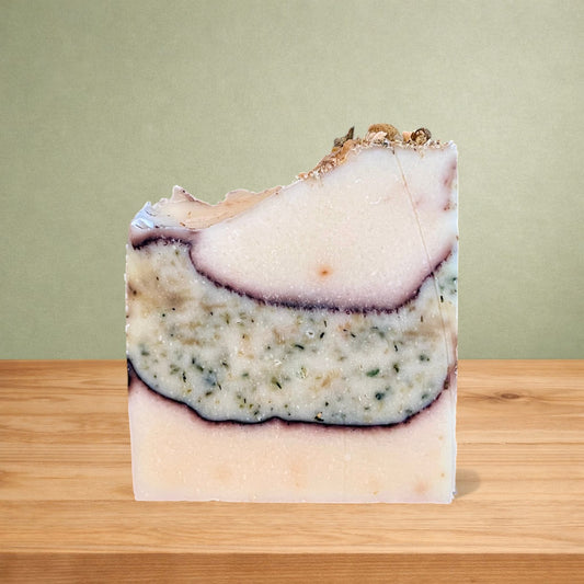 Savon au lait de chèvre SOPHIE miel et macérât de camomilles - La Sultana | Soins naturels québecois