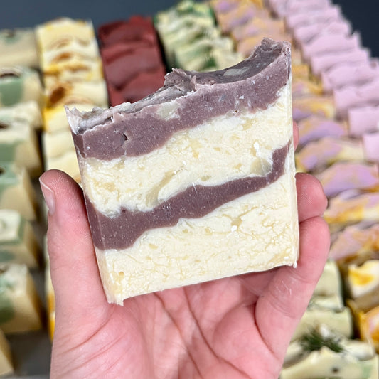 IMPARFAIT Savon à l'argile brésilienne WHITNEY huile d'avocat et lilas