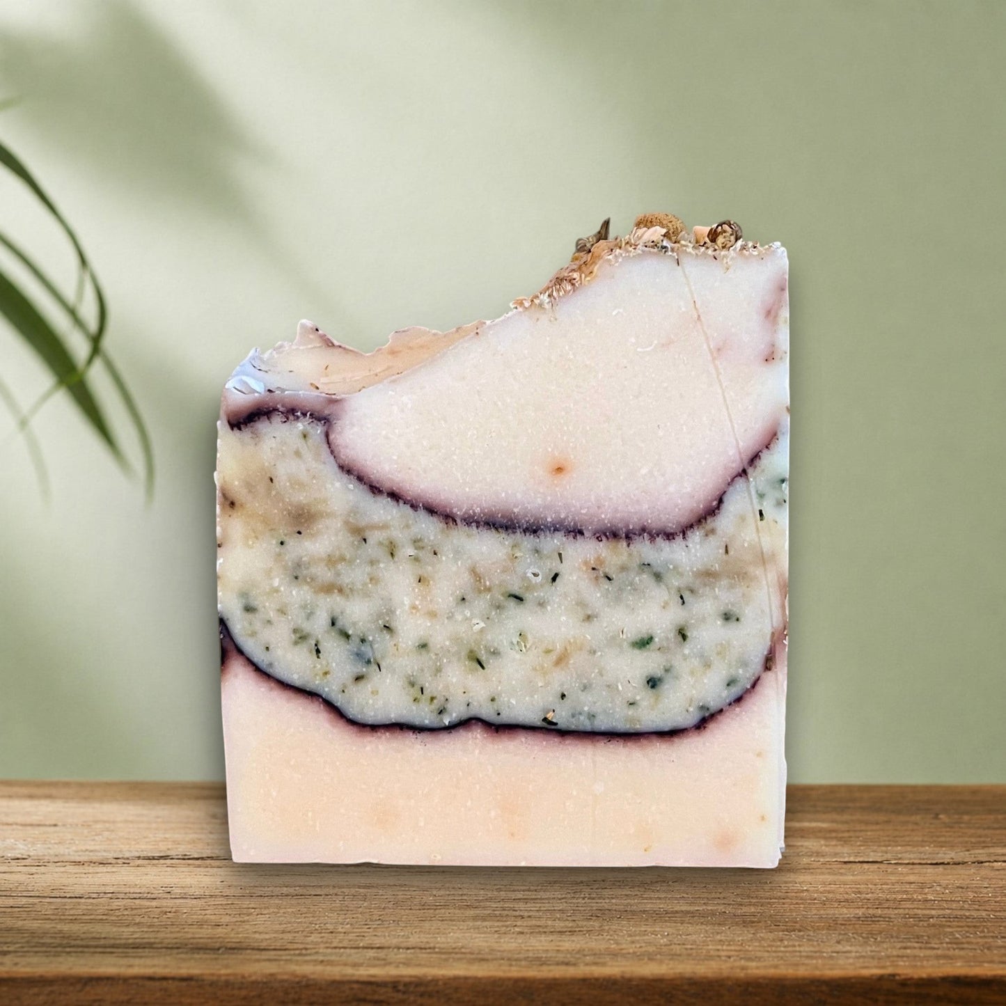 Savon au lait de chèvre SOPHIE miel et macérât de camomilles - La Sultana | Soins naturels québecois