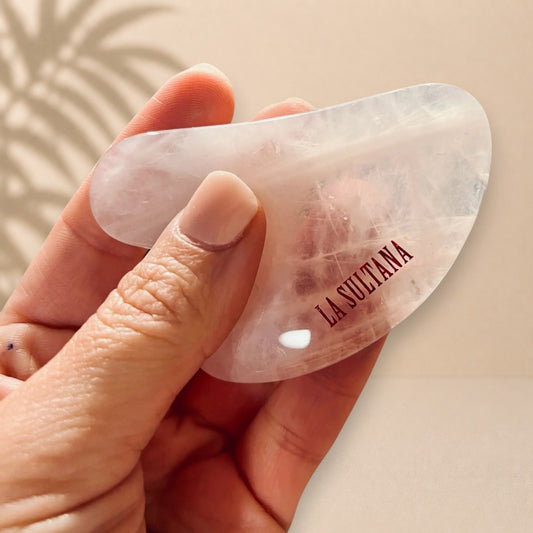 Gua Sha en quartz rose - La Sultana | Soins naturels québecois