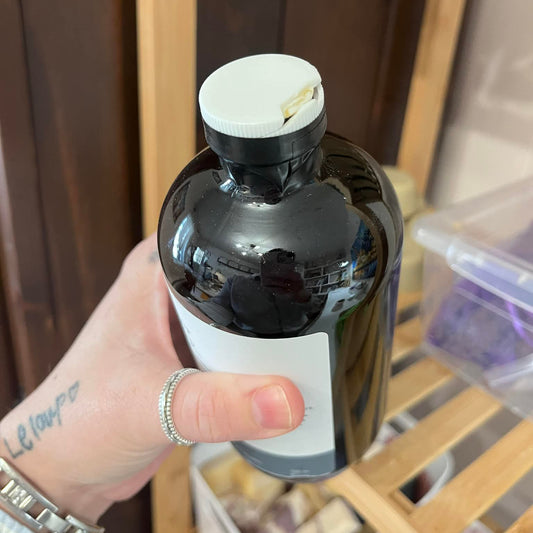 Savon noir ménager - bouchon cassé