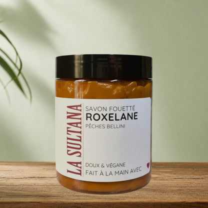 La Sultana Savonnerie Savon fouetté Roxelane Pêches Bellini, doux et végane, fait à la main.