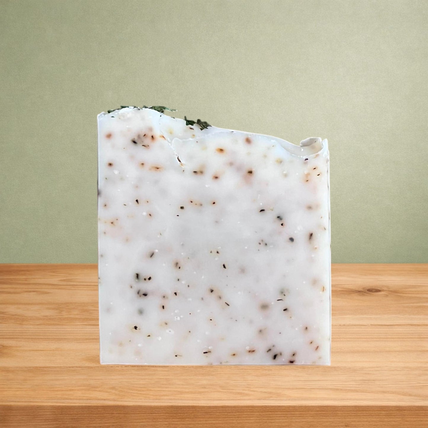 Savon exfoliant PASHA arbre à thé et menthe poivrée - La Sultana | Soins naturels québecois