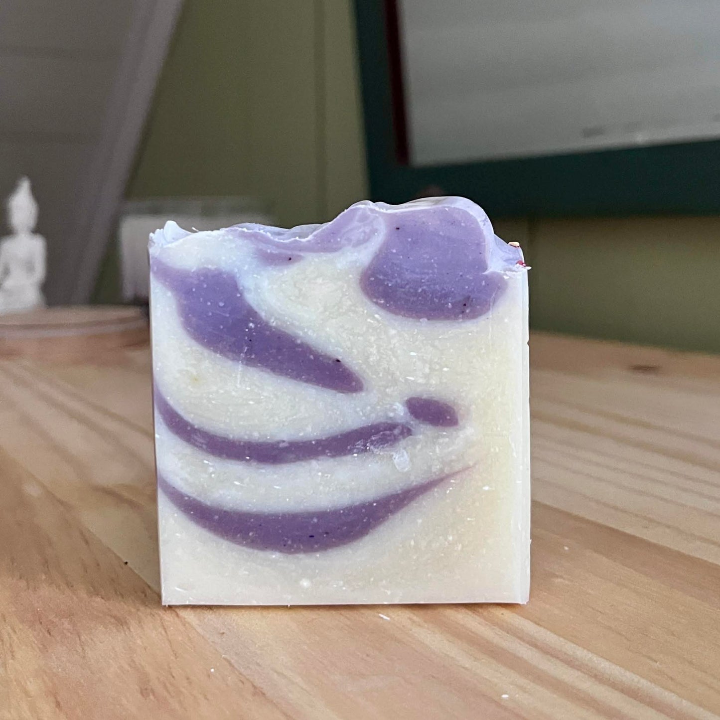 Savon à l'argile brésilienne WHITNEY huile d'avocat et lilas