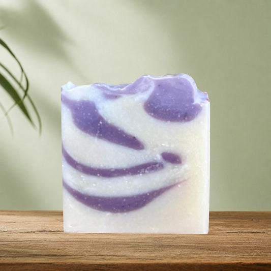 Savon à l'argile brésilienne WHITNEY huile d'avocat et lilas - La Sultana | Soins naturels québecois