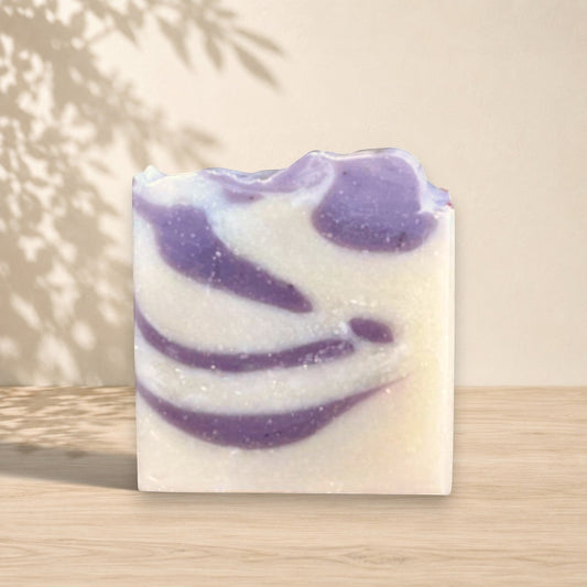 Savon à l'argile brésilienne WHITNEY huile d'avocat et lilas - La Sultana | Soins naturels québecois